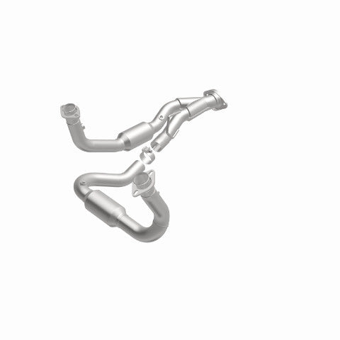 MagnaFlow direct-fit catalytic converter for 2005-2006 Jeep Cherokee 4.7 inch inlet/outlet stainless steel CARB compliant 49686