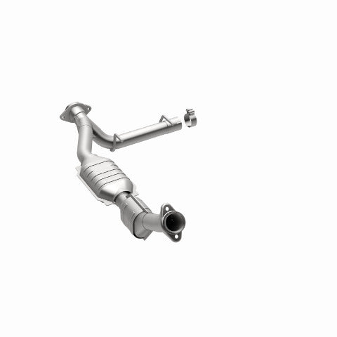 MagnaFlow direct-fit catalytic converter fits 2003-2004 Lincoln Navigator 5.4L and 03 Lincoln Navigator 5.4L stainless steel CARB compliant OBDII 51081