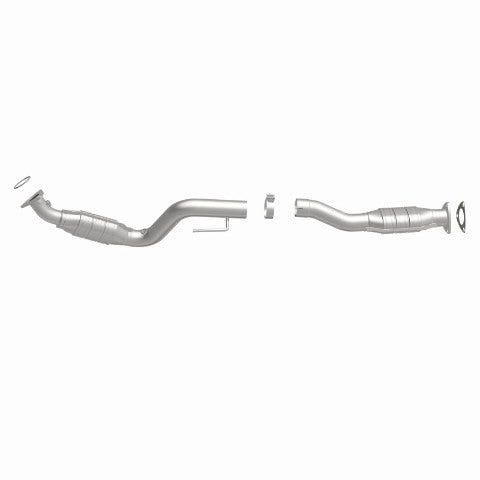 MagnaFlow direct-fit catalytic converter fits 2003-2007 Chevrolet Express 3500, Chevrolet Express 2500, and additional vehicles and 2003-2005 Express 2500 4.8L passenger side 4.8L