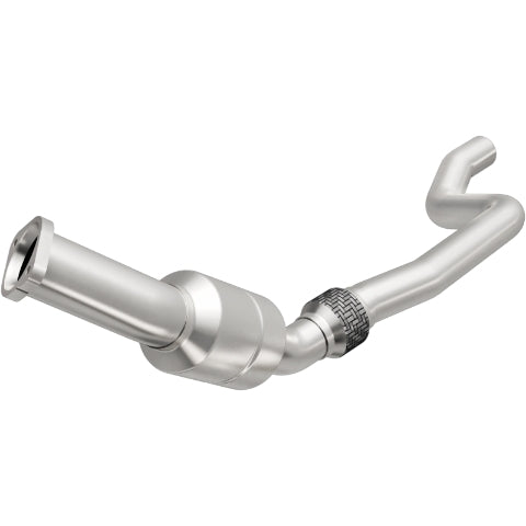 MagnaFlow direct-fit catalytic converter fits 2008 Chrysler 300C 5.7L driver side 5.7L driver side stainless steel CARB compliant OBDII 51584