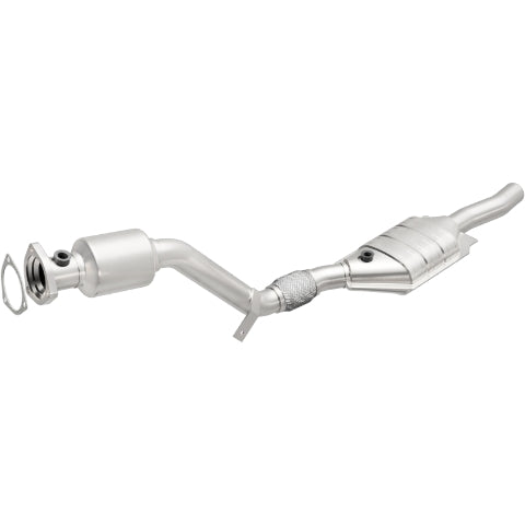MagnaFlow direct-fit catalytic converter for 2000-2005 VW Passat 2.8L stainless steel CARB compliant 51589