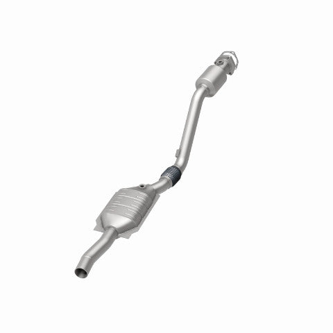 MagnaFlow direct-fit catalytic converter for 2000-2005 VW Passat 2.8L stainless steel CARB compliant 51589