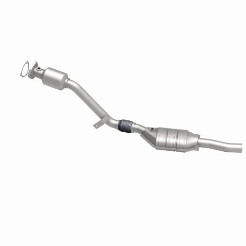 MagnaFlow direct-fit catalytic converter for 2000-2005 VW Passat 2.8L stainless steel CARB compliant 51589