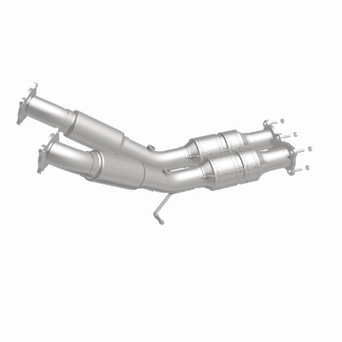 MagnaFlow direct-fit catalytic converter fits 2007-2009 Volvo S80 and 2008-2009 Volvo V70. Hardware is included to eliminate the hassle of working with corroded factory parts and 2
