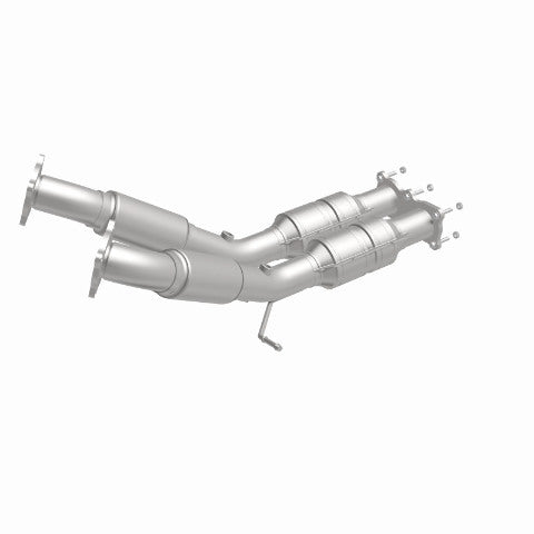 MagnaFlow direct-fit catalytic converter fits 2007-2009 Volvo S80 and 2008-2009 Volvo V70. Hardware is included to eliminate the hassle of working with corroded factory parts and 2