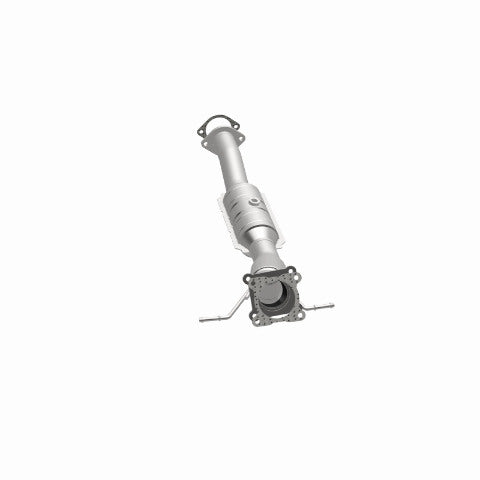 MagnaFlow direct-fit catalytic converter fits 2003-2005 Volvo S60 and 2003-2007 Volvo V70. Avoid potential exhaust leaks by using the included gaskets to get a proper seal and 2003