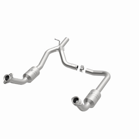 MagnaFlow direct-fit catalytic converter for 2009-2014 Ford 4.6L 2.5 inch inlet/outlet stainless steel CARB compliant 52153