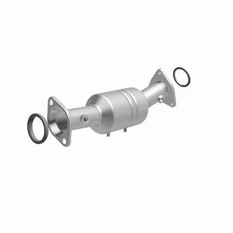 MagnaFlow direct-fit catalytic converter fits 2010-2012 CX-7 2.5 L 2.5 inch inlet/outlet stainless steel CARB compliant OBDII 52222
