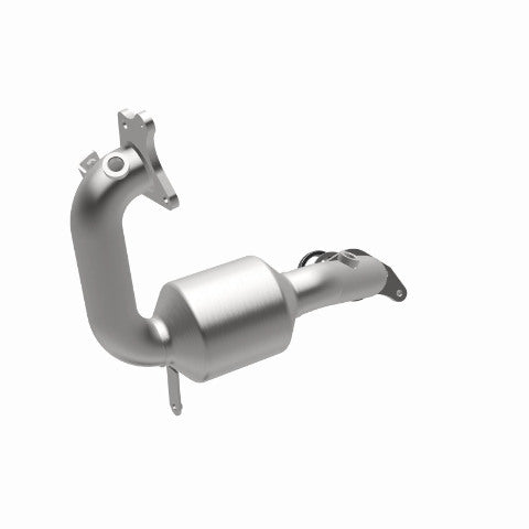 MagnaFlow direct-fit catalytic converter fits 2011-2015 Juke L4 1.6 1.6 inch inlet/outlet stainless steel CARB compliant 52439