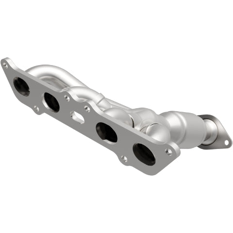 MagnaFlow direct-fit catalytic converter fits 2012-2015 Prius C L4 1.5 inch inlet/outlet stainless steel CARB compliant 52441