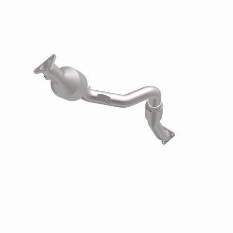 MagnaFlow direct-fit catalytic converter fits 2007-2010 Audi Q7 3.6L and 2008-2010 Volkswagen Touareg 3.6L 3.6 inch inlet/outlet stainless steel CARB compliant OBDII 52586