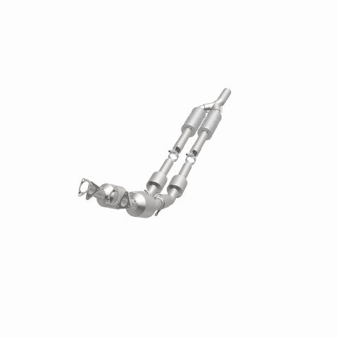 MagnaFlow direct-fit catalytic converter for 2012-2014 VW Passat 3.6 inch inlet/outlet stainless steel CARB compliant 52938