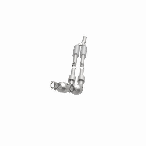 MagnaFlow direct-fit catalytic converter for 2012-2014 VW Passat 3.6 inch inlet/outlet stainless steel CARB compliant 52938