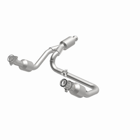MagnaFlow direct-fit catalytic converter for 2014-2016 Chevy Silverado 1500 stainless steel CARB compliant 5582642