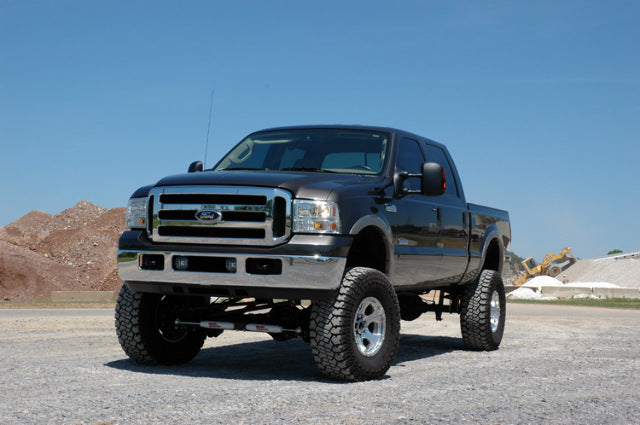 Fits Ford F-250/F-350 SD (05-07) 6" Lift Kit; Diesel; 4 Link; M1; 58040