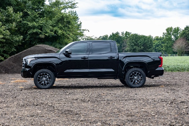 Fits Toyota Tundra 4WD (2022-2024) 3.5 Inch Lift Kit; Rear Air Ride; 71300