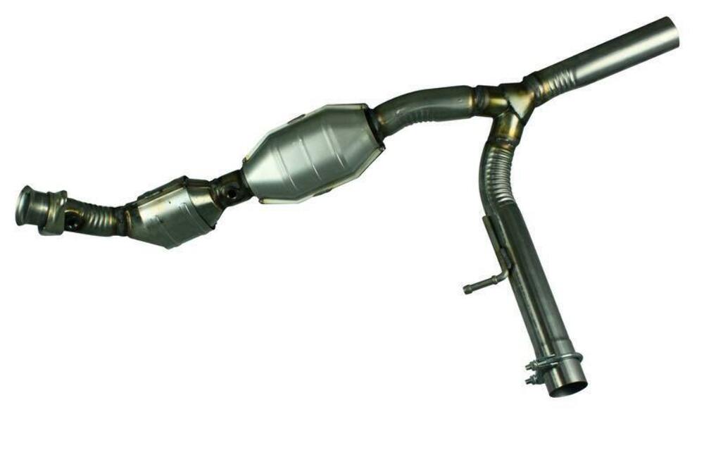 direct-fit catalytic converter fits 2004-2006 F 150 5.4L and 2006-2008 Lincoln Mark 5.4L V8 Federal EPA no gasket included 7712192 Schultz