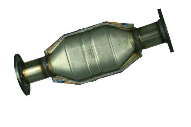 direct-fit catalytic converter fits 1995-2000 Toyota Tacoma 2.7L and 1995-2000 Toyota Tacoma 3.4L V6 rear front Federal EPA with gaskets 7713112 Schultz