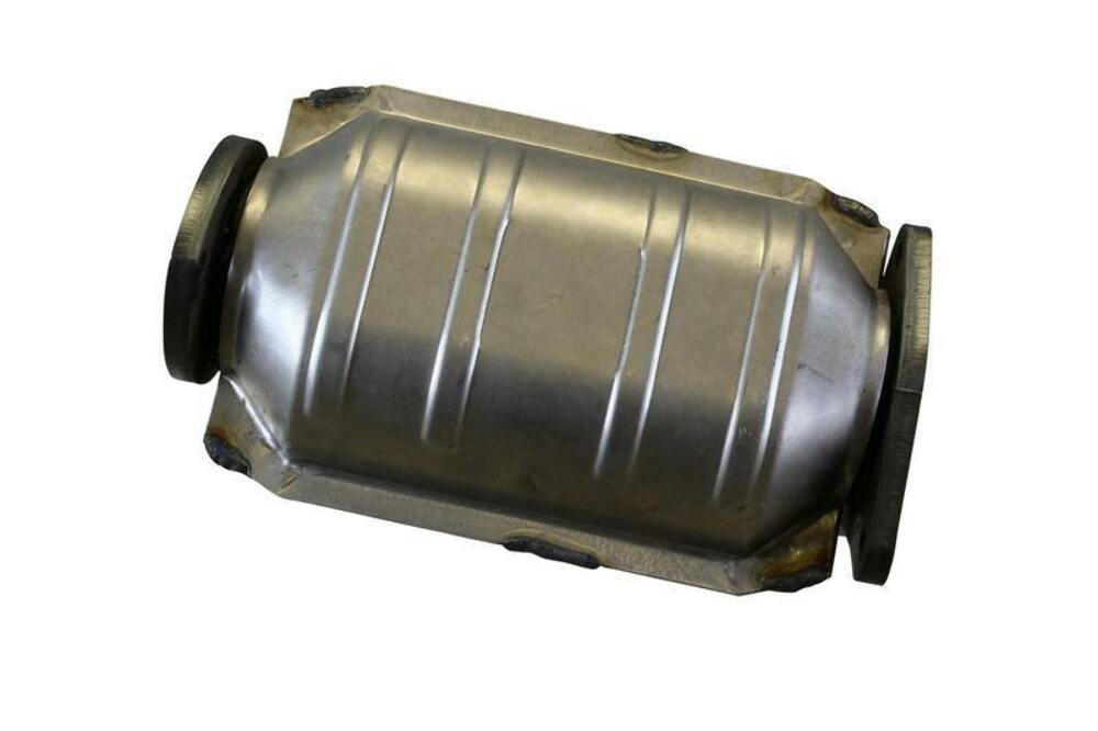 direct-fit catalytic converter fits 1990-1997 Lexus LS400 4L and 1990-1997 Lexus LS400 4L V8 rear front Federal EPA with gaskets 7713145 Schultz