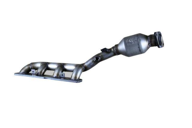 direct-fit catalytic converter manifold fits 2004-2010 Infiniti QX56 5.6L V8 and 2004-2015 Nissan Titan 5.6L V8 rear front Federal EPA with gaskets 7713223 Schultz