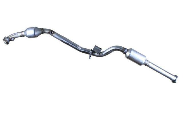 direct-fit catalytic converter fits 1998-2003 Mercedes E320 3.2L and 1998-2003 Mercedes-Benz E320 4Matic 3.2L V6 Federal EPA no gasket included 7713390 Schultz