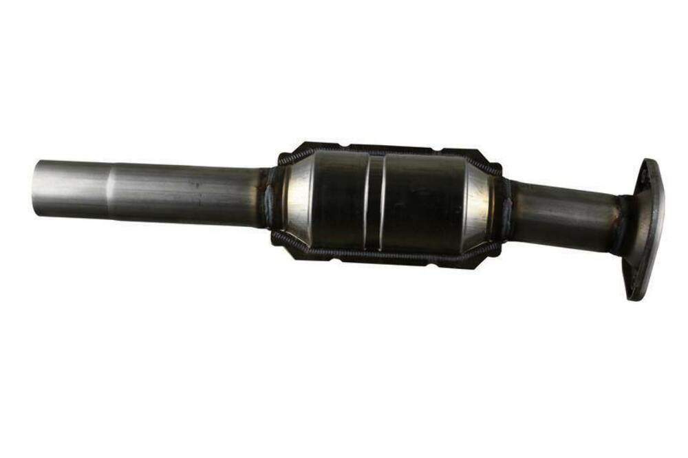 direct-fit catalytic converter fits 2004-2007 Highlande r 3.3L and 2008-2013 Toyota Highlander 3.5L V6 Federal EPA no gasket included 7714059 Schultz