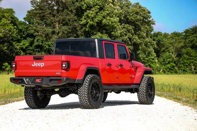 Fits Jeep Gladiator JT 4WD (2024) 3.5 Inch Lift Kit; No Shocks; 78800