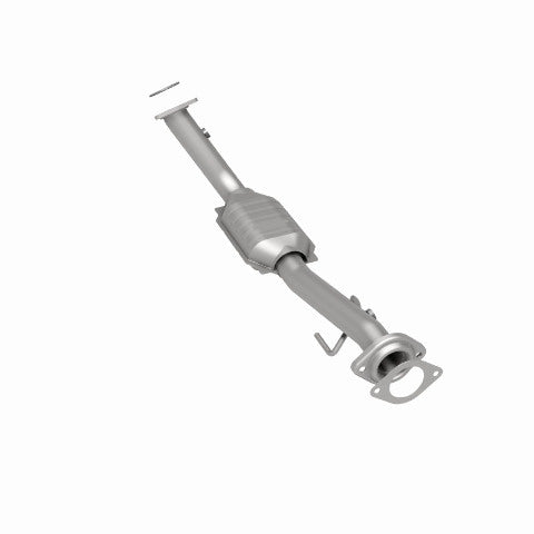 MagnaFlow direct-fit catalytic converter fits 2002-2006 Cadillac Escalade, 2001-2006 GMC Yukon, and additional vehicles. Avoid potential exhaust leaks by using the included gaskets
