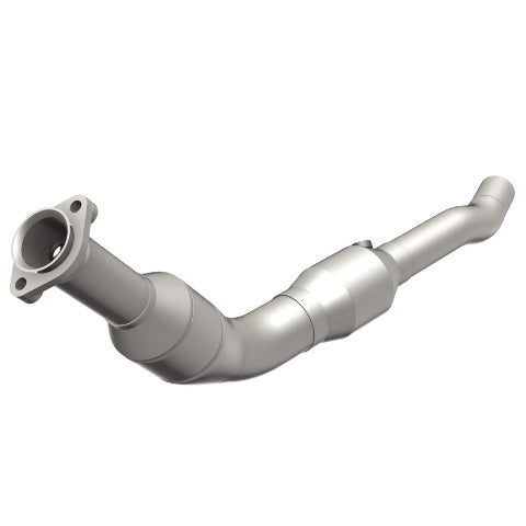 MagnaFlow direct-fit catalytic converter fits 2005-2009 Land Rover LR3 and 2006-2009 Land Rover Range Rover Sport. Hardware is included to eliminate the hassle of working with corr