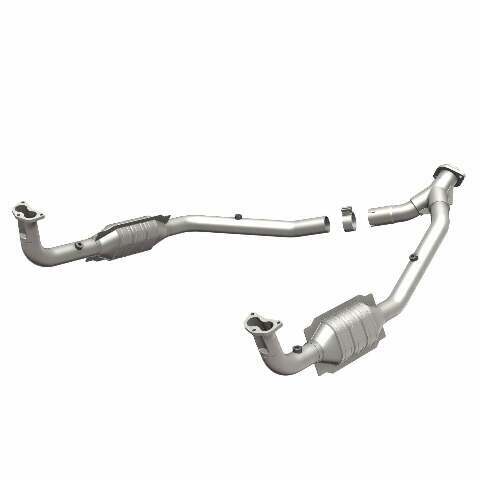 MagnaFlow direct-fit catalytic converter fits 1996-1998 Land Rover Discovery and 1997 Land Rover Defender 90. Hardware is included to eliminate the hassle of working with corroded