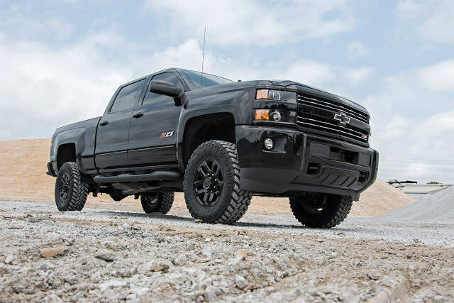 Fits Chevy/GMC 2500HD/3500HD 2&4WD (11-19) 3.5" Lift Kit; w/ Overloads; 97530