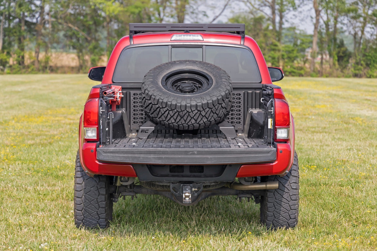 Tire carrier by Rough Country
