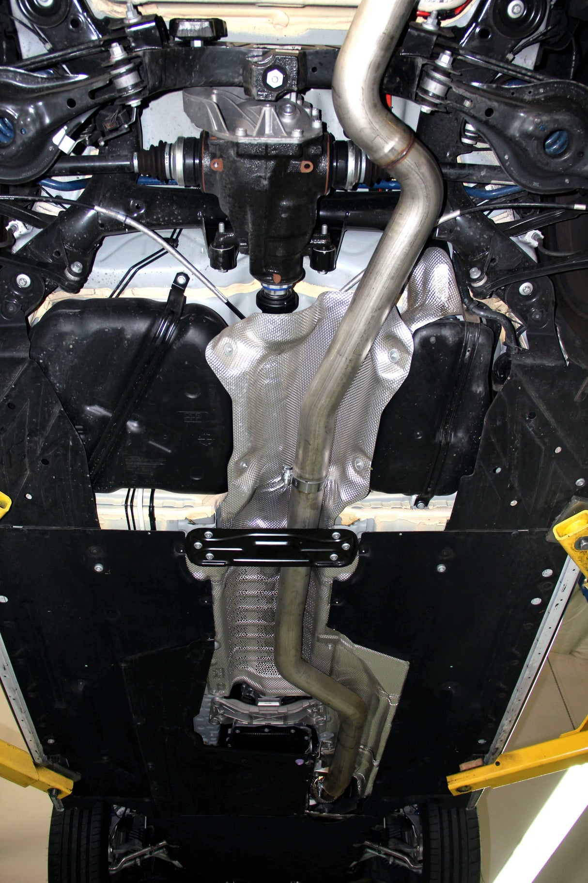 High Flow Mid-Pipe - 2017-2019 BMW M240i - D660-0068 BMW performance