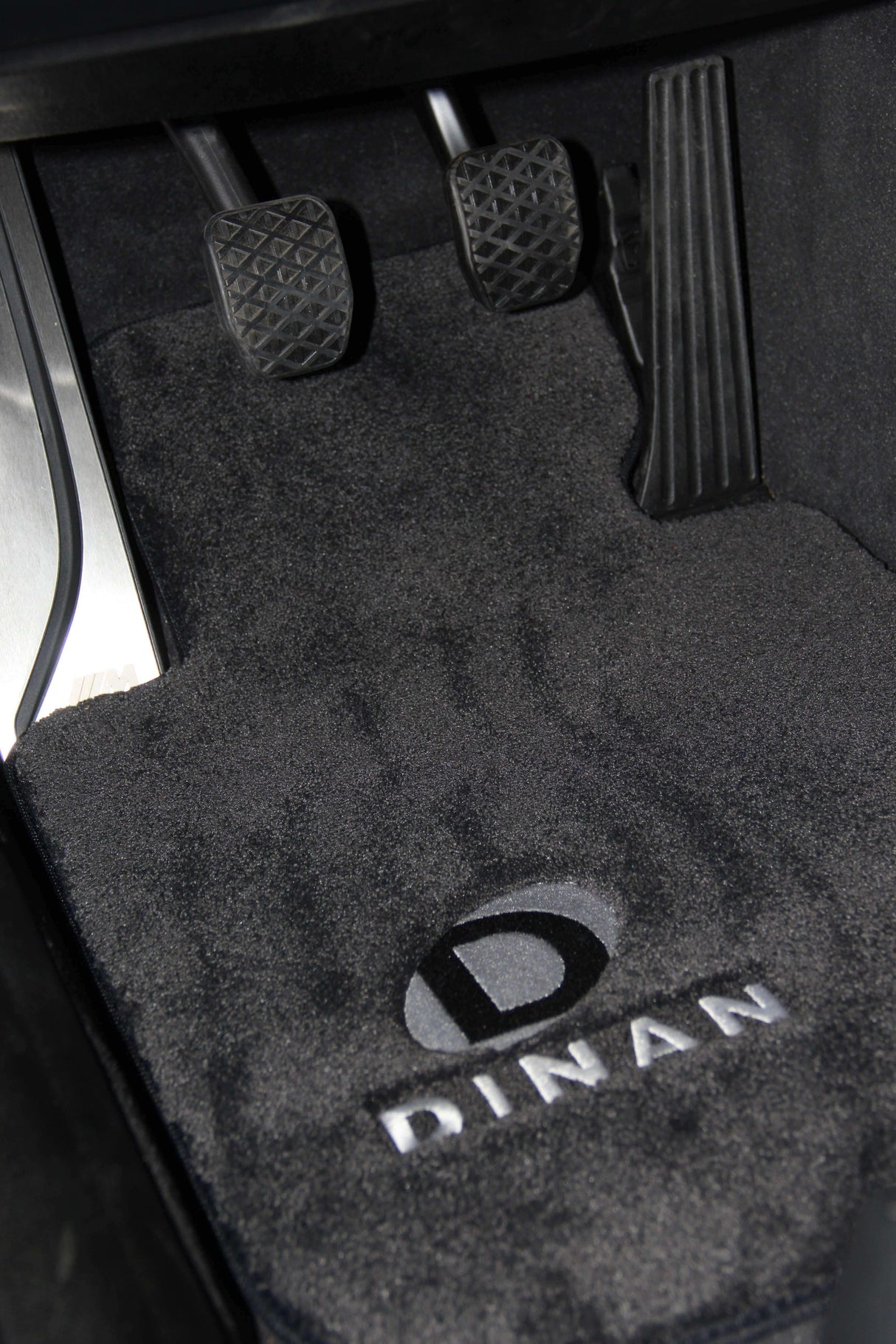 Signature Floor Mats - 2012-2018 BMW 6-Series - D701-DNBW2711-4C-BLK BMW performance