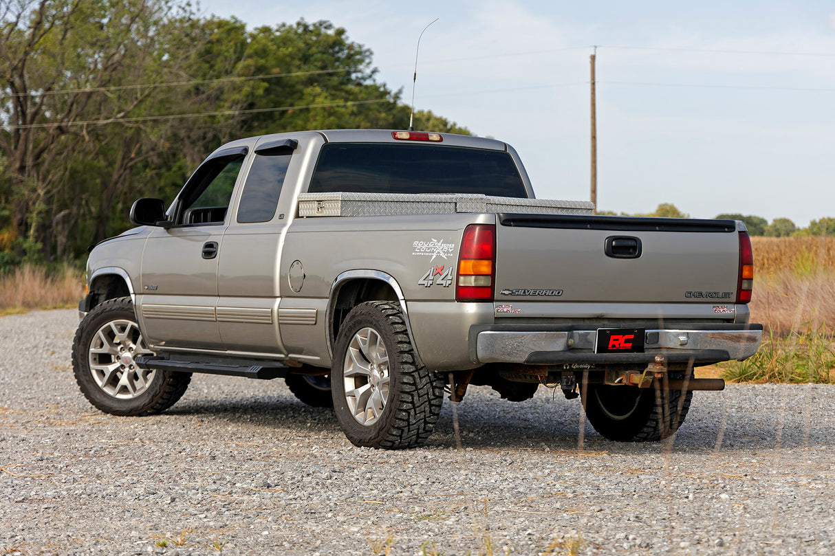 Running boards for Chevy by Rough Country