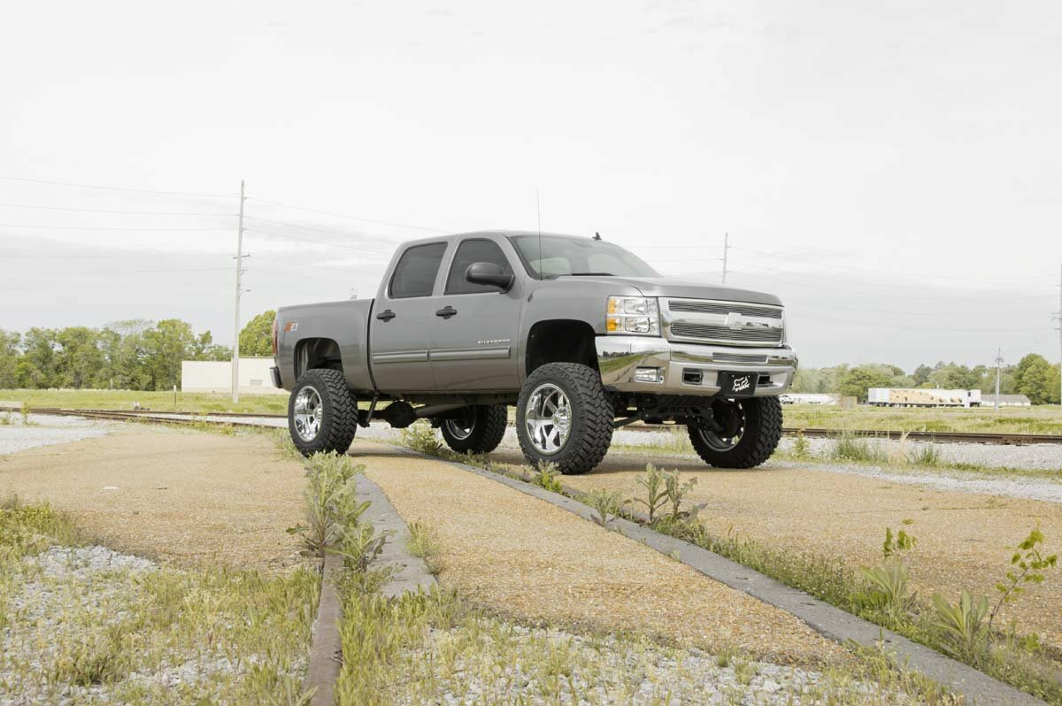 Fits Chevy/GMC 1500 (07-13) 7.5 Inch Lift Kit; M1 Struts/M1; 26440