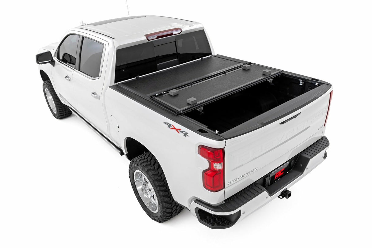 Fits Chevy/GMC 1500 (19-24) Hard Low Profile Bed Cover; 6'7" Bed; 47120650B