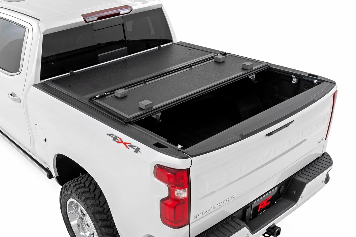 Fits Chevy/GMC 1500 (19-24) Hard Low Profile Bed Cover; 6'7" Bed; 47120650B