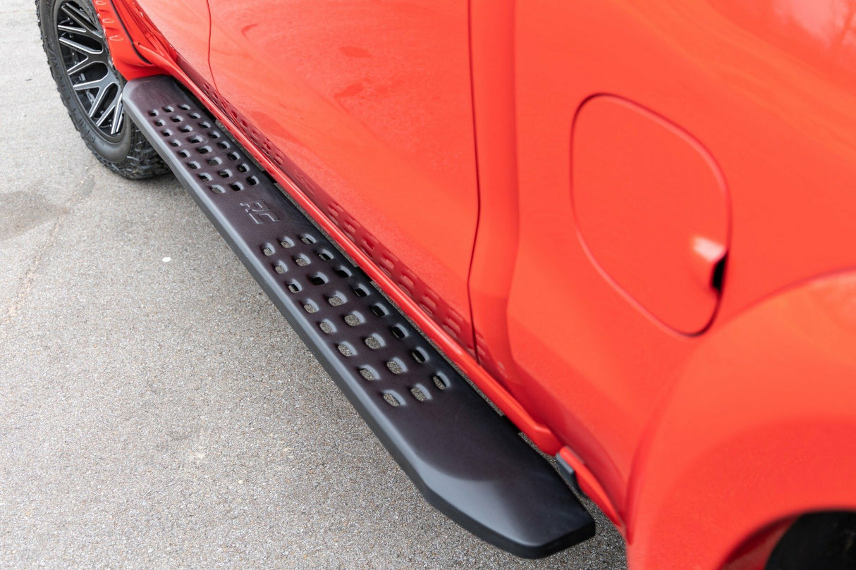 Fits Chevy/GMC 1500/2500HD(19-24) RPT2 Running Boards Crew Cab Black 44002