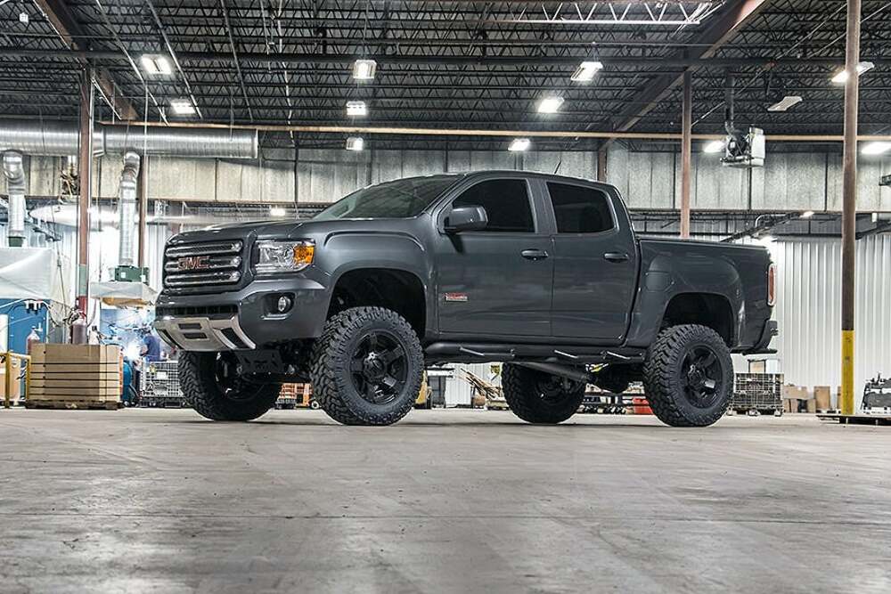 Lift kit for 2015-2022 Chevy Colorado by Rough Country