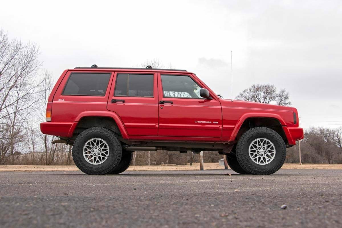 Lift kit for Jeep Cherokee by Rough Country