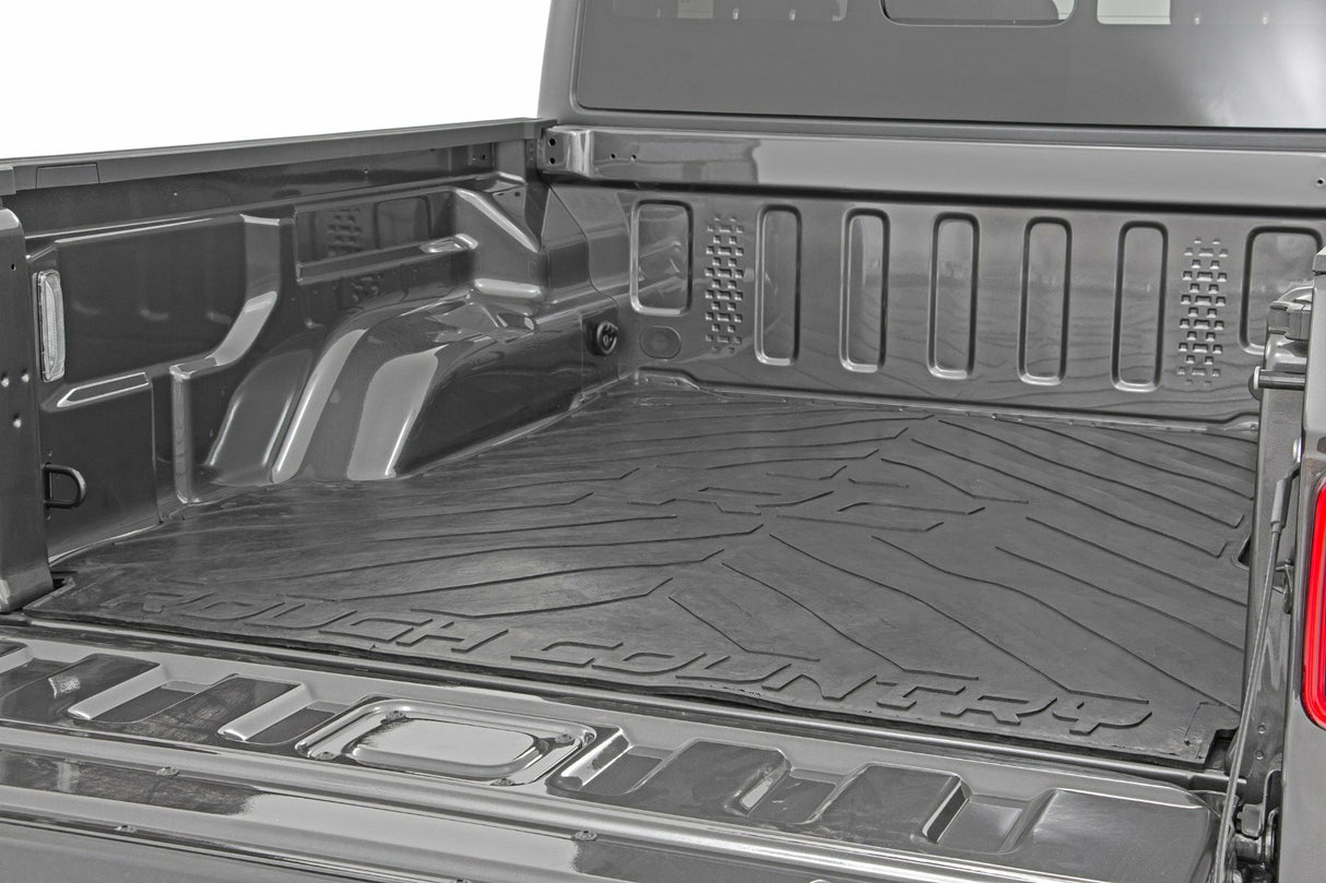 Fits Jeep Gladiator JT 4WD (2020-2024) Bed Mat; 5' Bed; RC Logo; RCM687