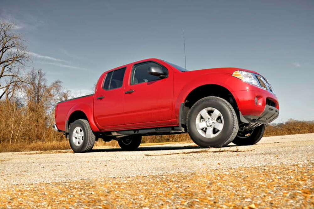 Leveling kit for Nissan Frontier by Rough Country