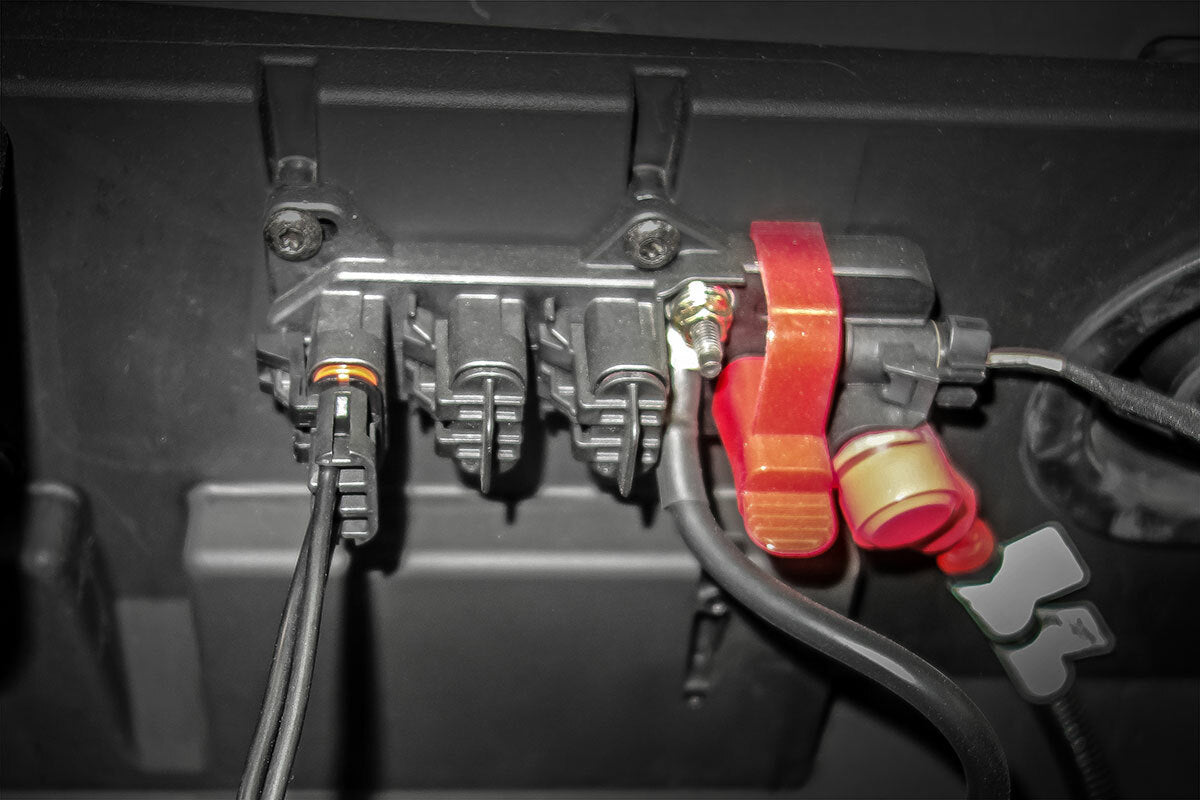 Fits Polaris Accessory Plug by Rough Country