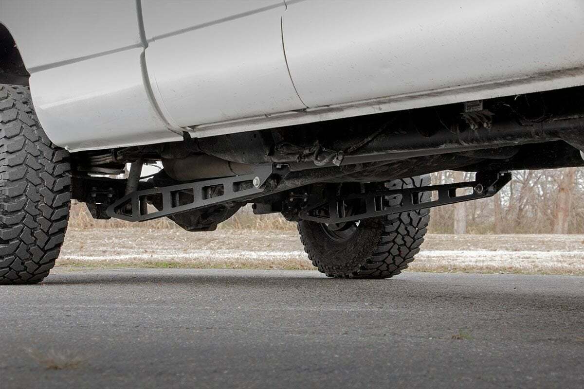 Fits Ram 2500 4WD (2010-2013) Traction Bar Kit; 0-5 Inch Lift; 31006