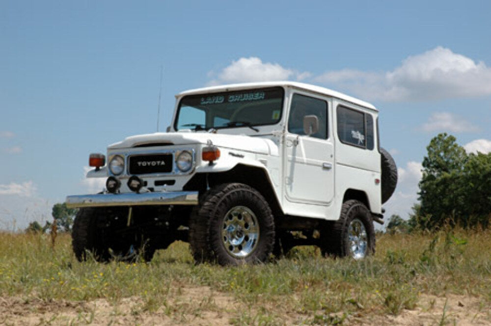 Fits Toyota Land Cruiser FJ40 4WD (1964-1980) 4 Inch Lift Kit; 73530