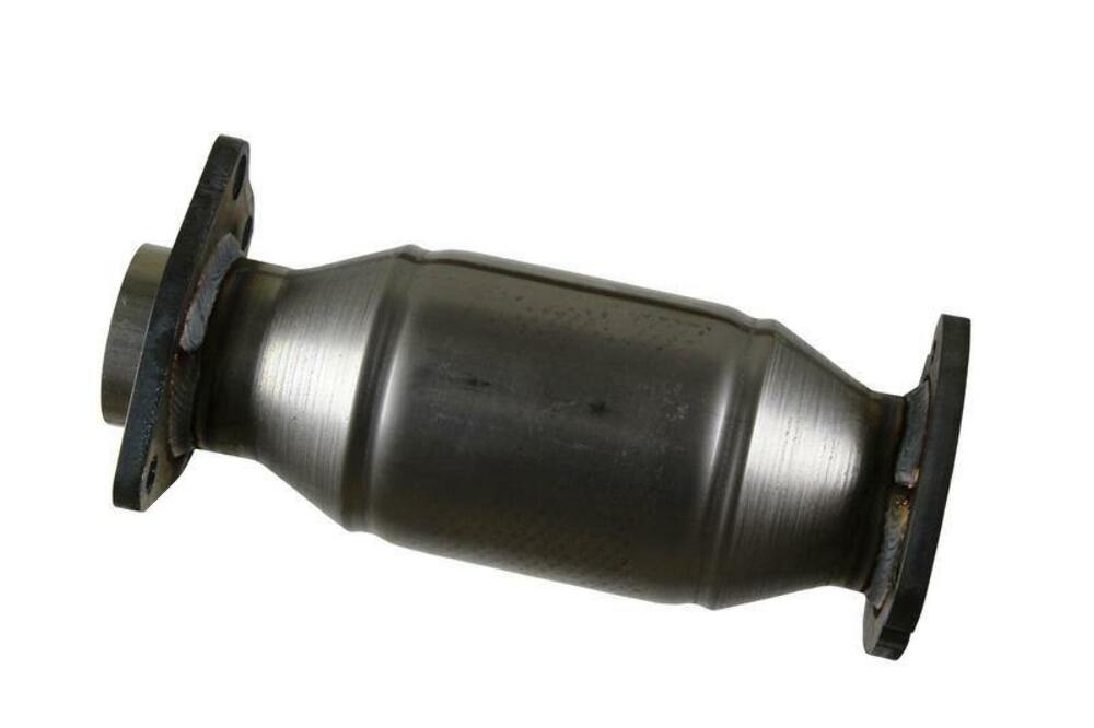 direct-fit catalytic converter fits 2007-2010 Sk y 2.4L and 2006-2009 Pontiac Solstice 2.4L L4 rear front Federal EPA with gaskets 7713133 Schultz