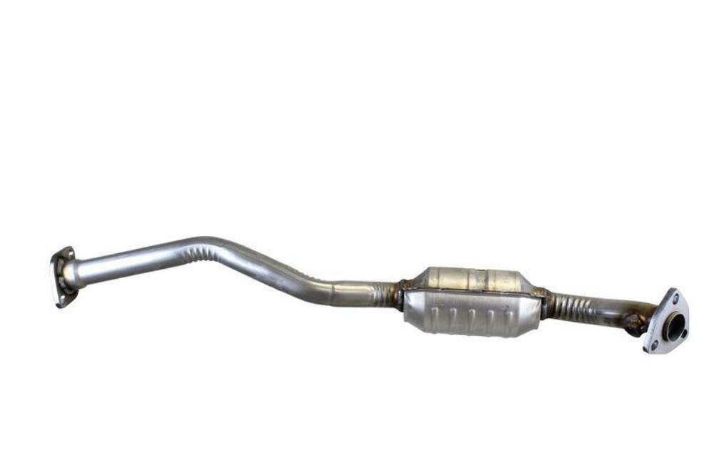 direct-fit catalytic converter fits 1999-2004 Nissan Frontier 3.3L and 2000-2004 Nissan Xterra 3.3L V6 rear Federal EPA with gaskets 7716041 Schultz