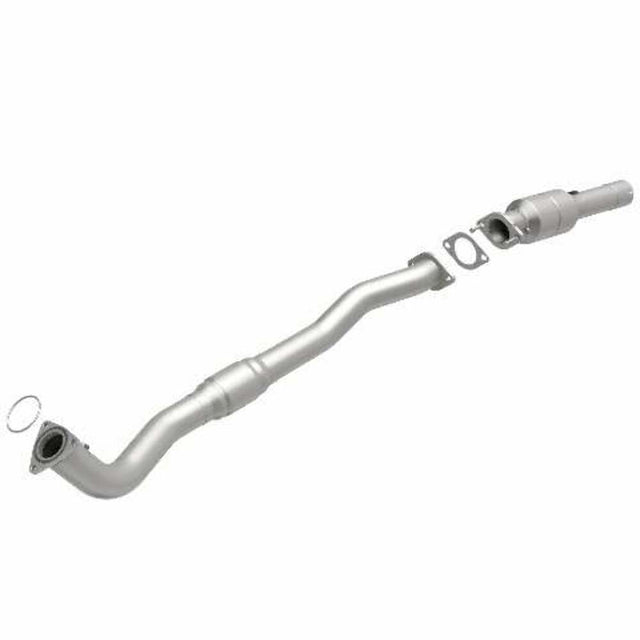 MagnaFlow direct-fit catalytic converter fits 2002 Chevrolet Silverado 2500 HD and 2002 GMC Sierra 2500 HD. Hardware is included to eliminate the hassle of working with corroded fa