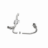 MagnaFlow direct-fit catalytic converter fits 2001-2003 Dakota 3.9/5.9L 3.9 inch inlet/outlet stainless steel CARB compliant 447241